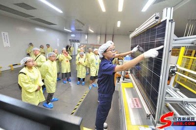 全國網媒記者走進晉能清潔能源，探訪光伏電池開發之“奧秘”